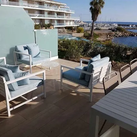Corsicacasa De Luxe En Bord De Mer Pour 4 Pers Dans Avec Piscine A Debordement