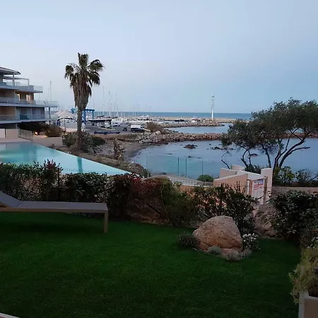 Corsicacasa De Luxe En Bord De Mer Pour 4 Pers Dans Avec Piscine A Debordement * Kamiesch