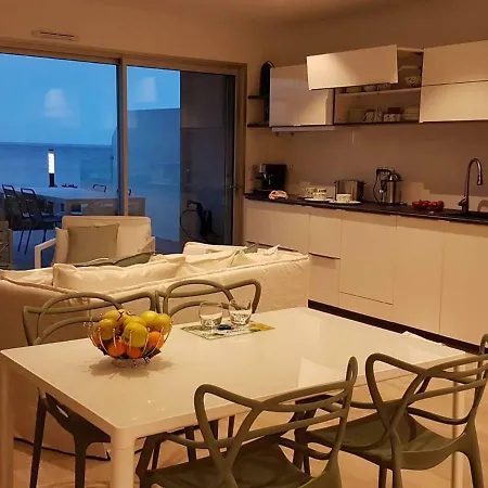 Apartment Corsicacasa De Luxe En Bord De Mer Pour 4 Pers Dans Avec Piscine A Debordement